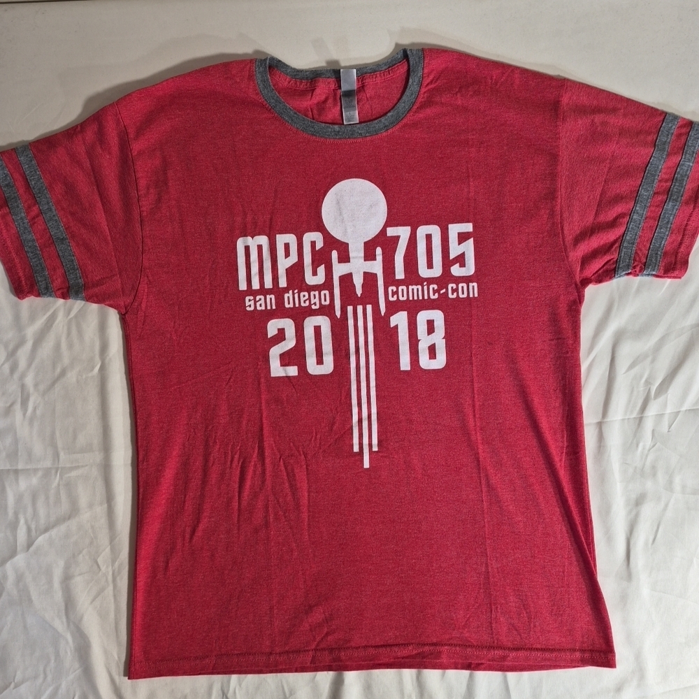 Jerzees Red and Gray San Diego Comic-Con MPC 705 2018 Graphic Tee